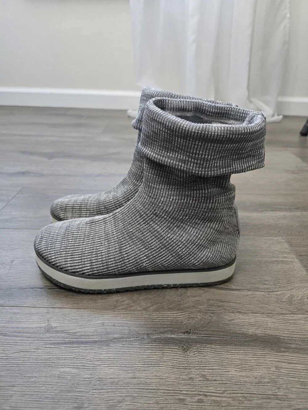 Merrell Women's Juno Knit Pull-On boots Gray Ribbed Winter Comfy